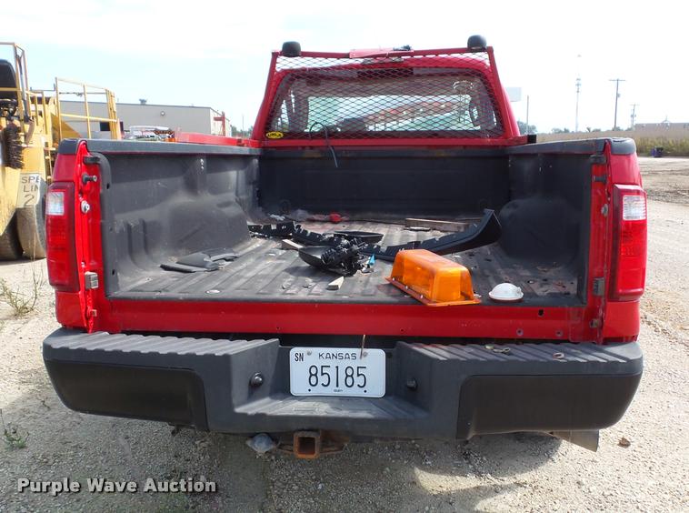 image for item K8216 2008 Ford F250 Super Duty XL pickup truck