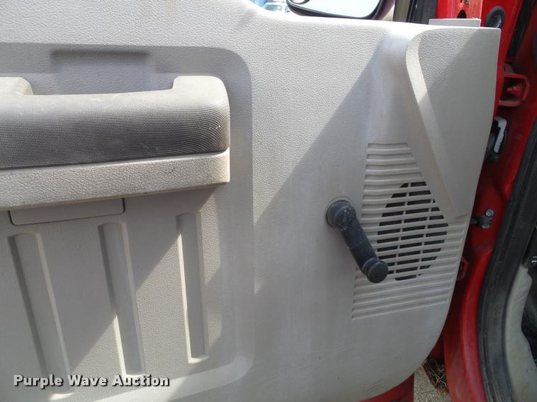 image for item K8216 2008 Ford F250 Super Duty XL pickup truck