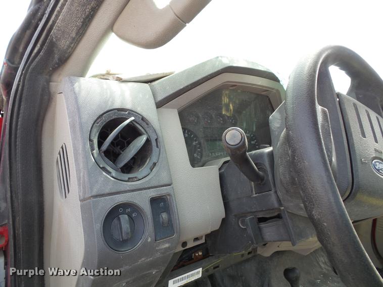 image for item K8216 2008 Ford F250 Super Duty XL pickup truck