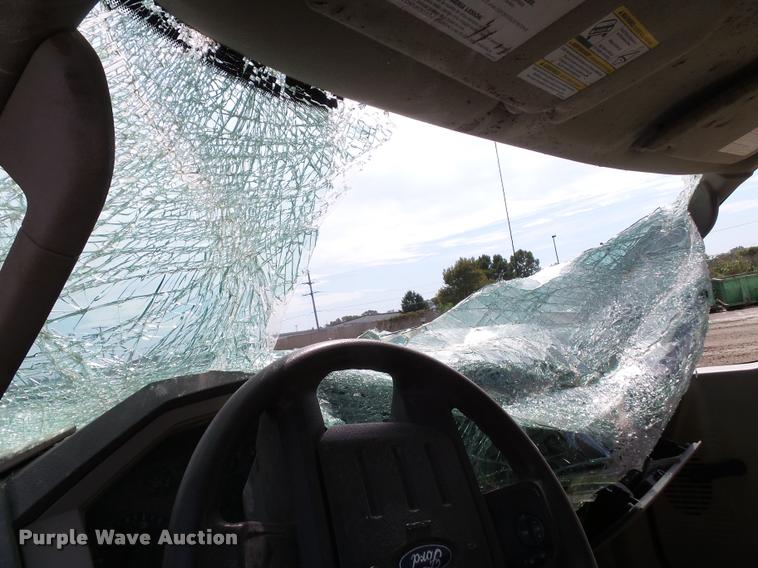 image for item K8216 2008 Ford F250 Super Duty XL pickup truck