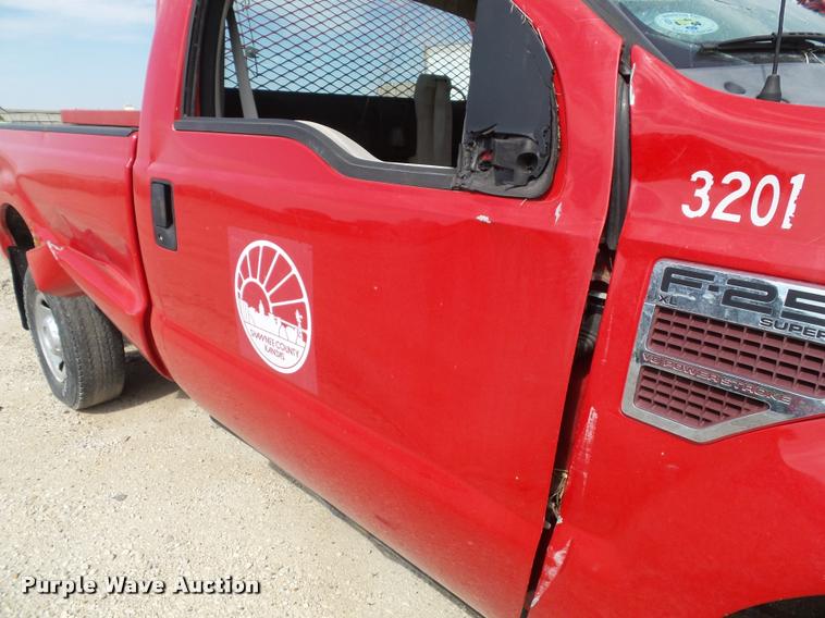 image for item K8216 2008 Ford F250 Super Duty XL pickup truck