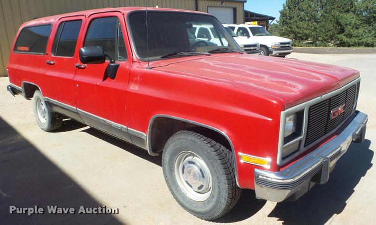 image for item L1668 1991 GMC Suburban 1500 SUV