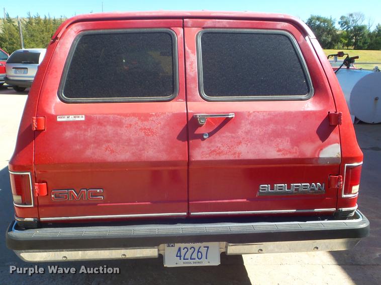 image for item L1668 1991 GMC Suburban 1500 SUV