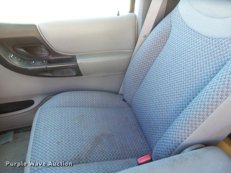 image for item L1670 1999 Ford Ranger pickup truck