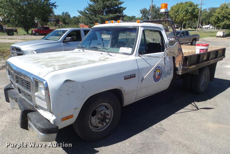 image for item L1678 1993 Dodge D350 flatbed pickup truck