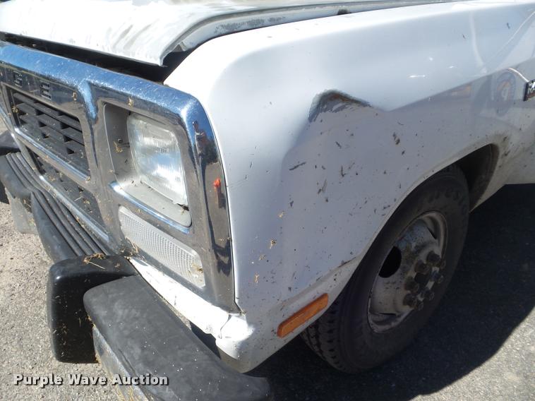 image for item L1678 1993 Dodge D350 flatbed pickup truck