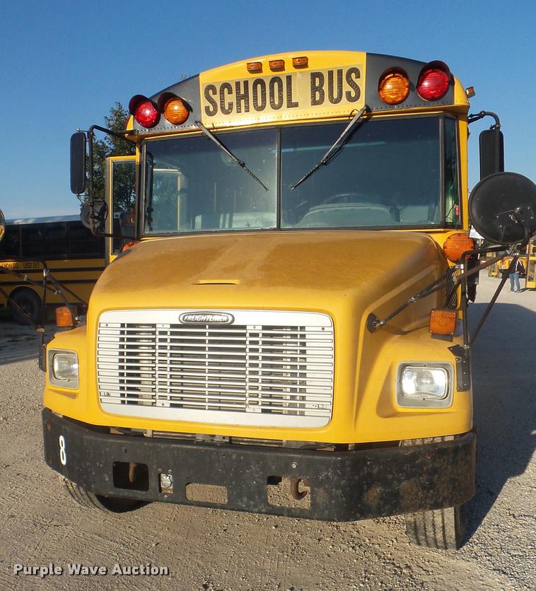 image for item L1688 2002 Freightliner FS65 school bus
