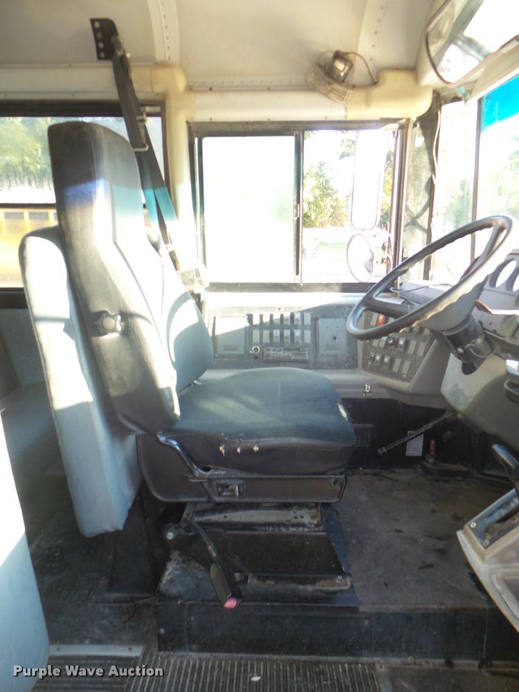 image for item L1688 2002 Freightliner FS65 school bus