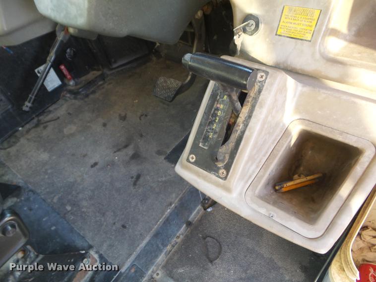 image for item L1688 2002 Freightliner FS65 school bus