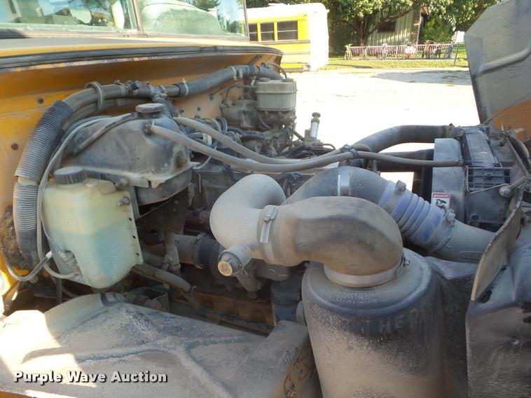 image for item L1688 2002 Freightliner FS65 school bus