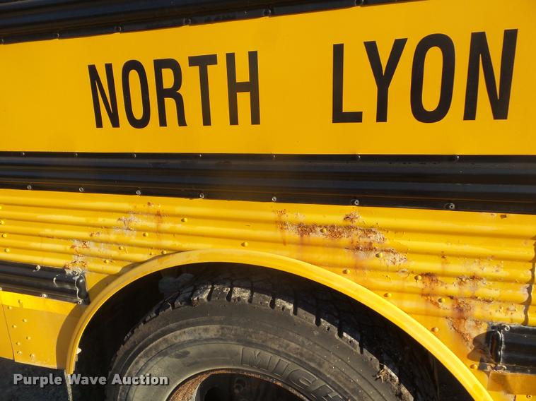 image for item L1688 2002 Freightliner FS65 school bus