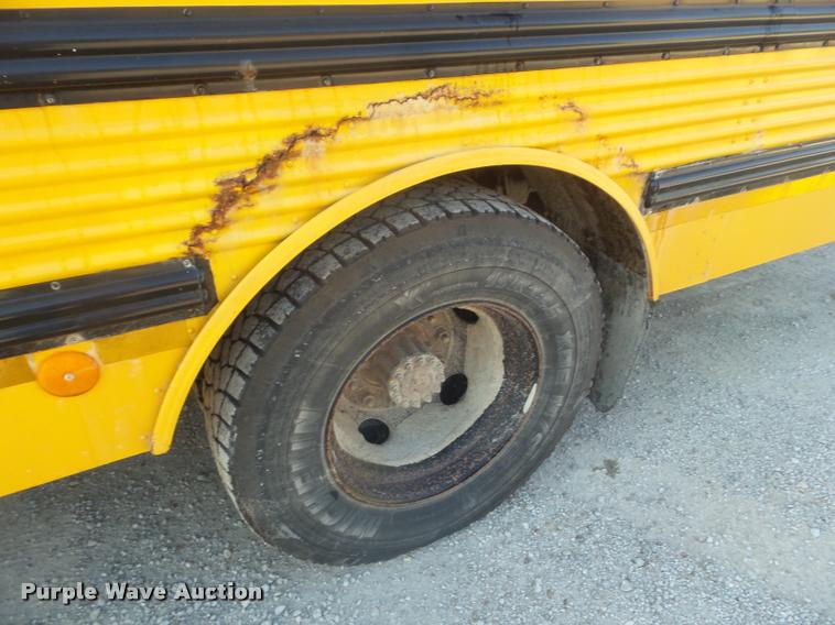 image for item L1688 2002 Freightliner FS65 school bus