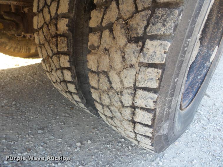 image for item L1688 2002 Freightliner FS65 school bus