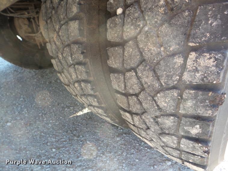 image for item L1688 2002 Freightliner FS65 school bus