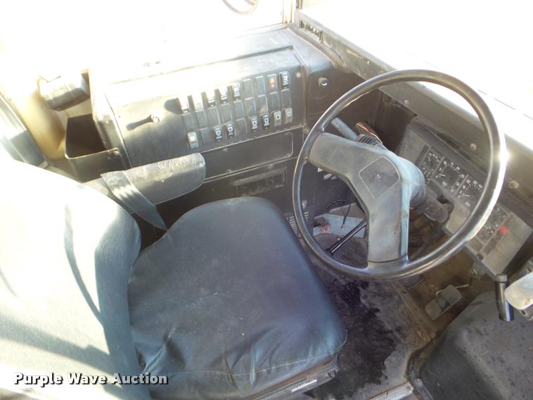 image for item L1689 1997 International 3800 school bus