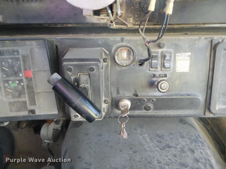 image for item L1689 1997 International 3800 school bus