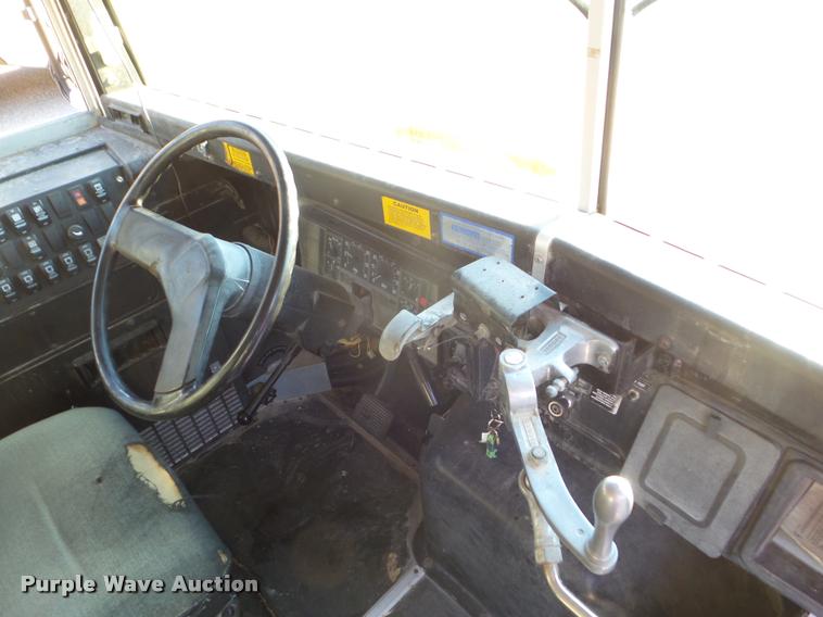 image for item L1690 1998 International 3800 school bus