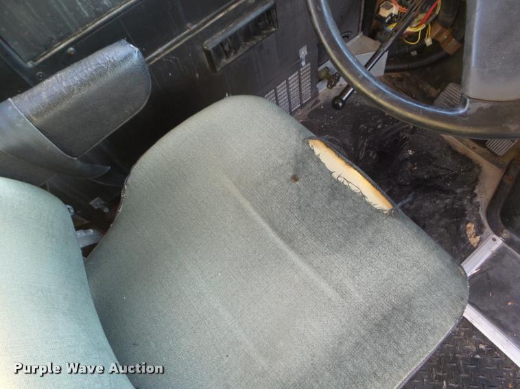 image for item L1690 1998 International 3800 school bus