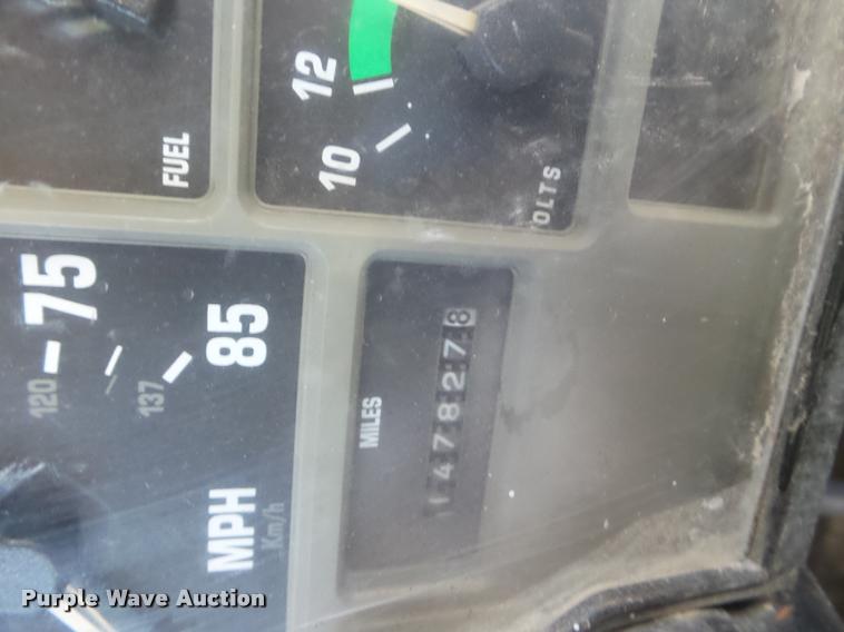 image for item L1690 1998 International 3800 school bus