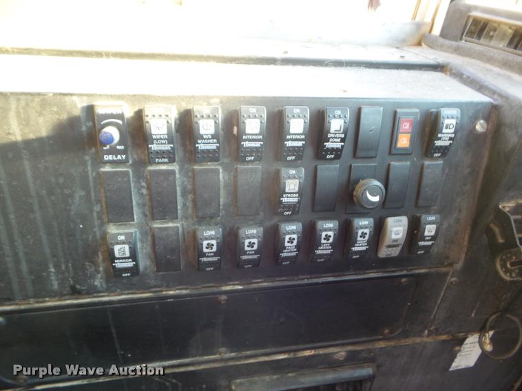 image for item L1690 1998 International 3800 school bus