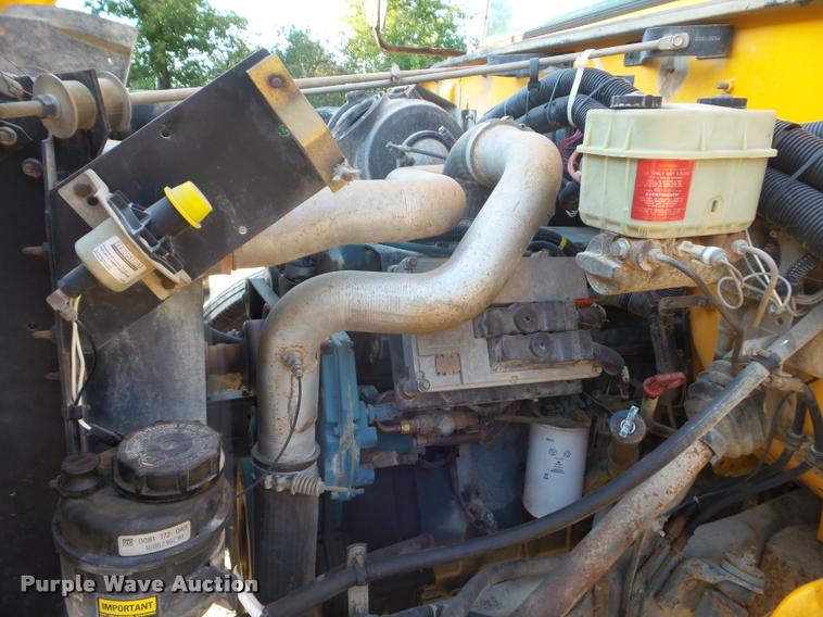 image for item L1690 1998 International 3800 school bus