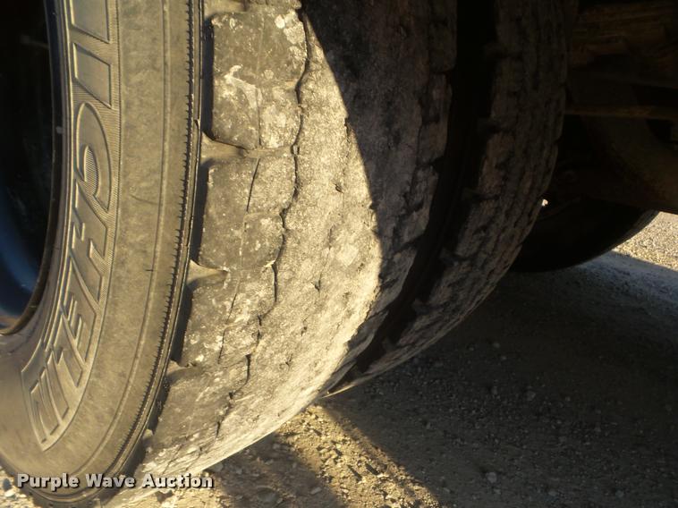 image for item L1690 1998 International 3800 school bus