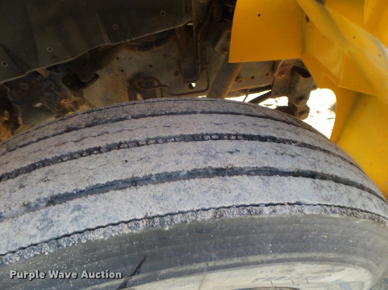 image for item L1690 1998 International 3800 school bus