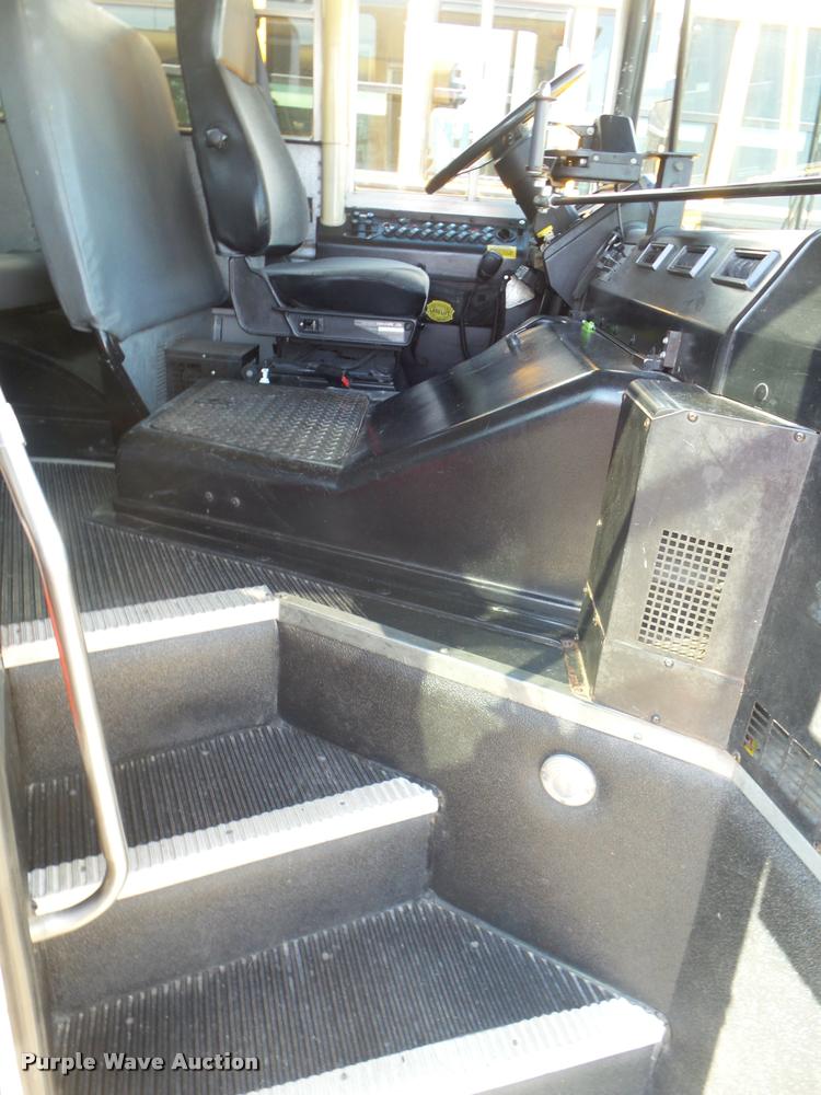 image for item L1694 2000 Thomas Built Saf-T-Liner MVP EF school bus