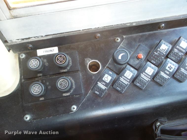 image for item L1694 2000 Thomas Built Saf-T-Liner MVP EF school bus