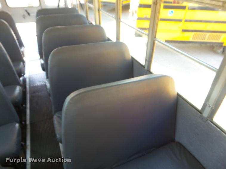 image for item L1694 2000 Thomas Built Saf-T-Liner MVP EF school bus