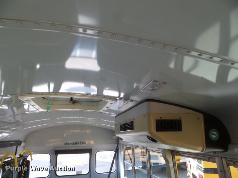 image for item L1694 2000 Thomas Built Saf-T-Liner MVP EF school bus