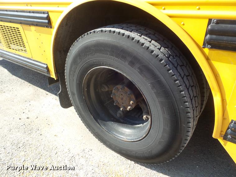 image for item L1694 2000 Thomas Built Saf-T-Liner MVP EF school bus