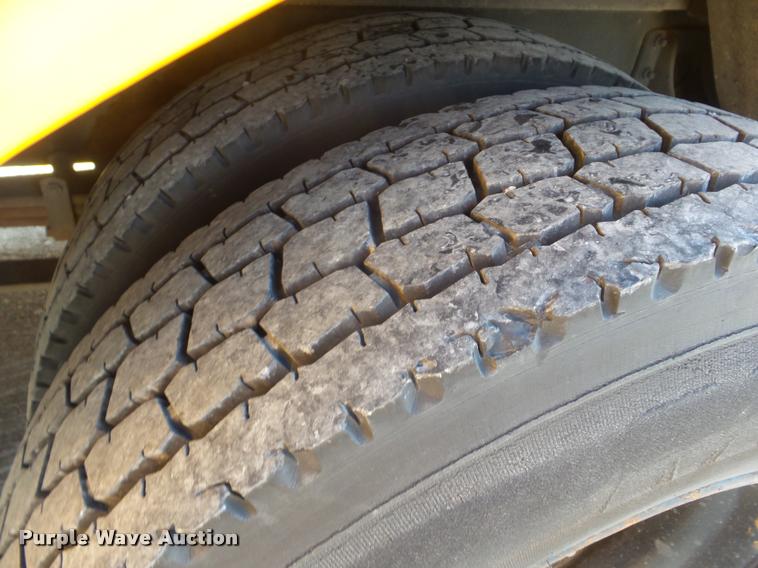 image for item L1694 2000 Thomas Built Saf-T-Liner MVP EF school bus