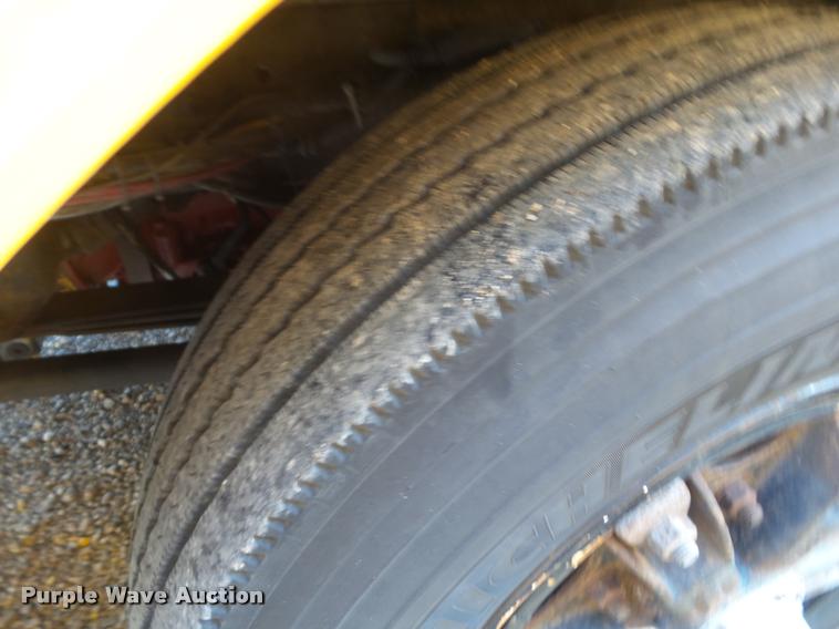 image for item L1694 2000 Thomas Built Saf-T-Liner MVP EF school bus