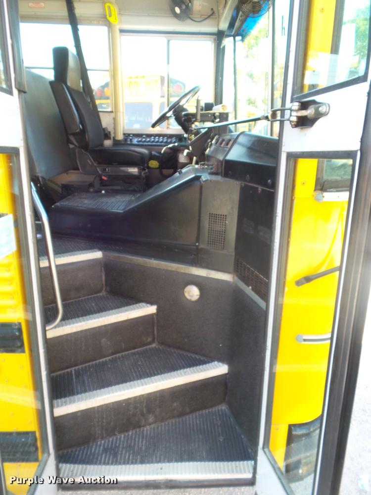 image for item L1695 2000 Thomas Built Saf-T-Liner MVP EF school bus