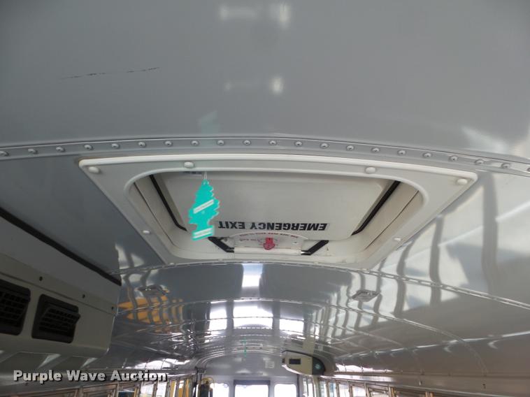 image for item L1695 2000 Thomas Built Saf-T-Liner MVP EF school bus