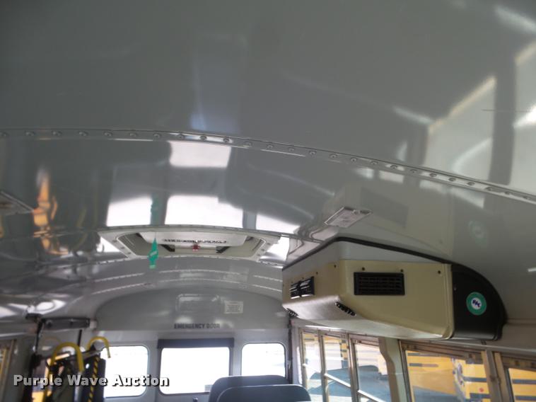 image for item L1695 2000 Thomas Built Saf-T-Liner MVP EF school bus