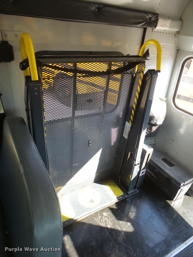 image for item L1695 2000 Thomas Built Saf-T-Liner MVP EF school bus