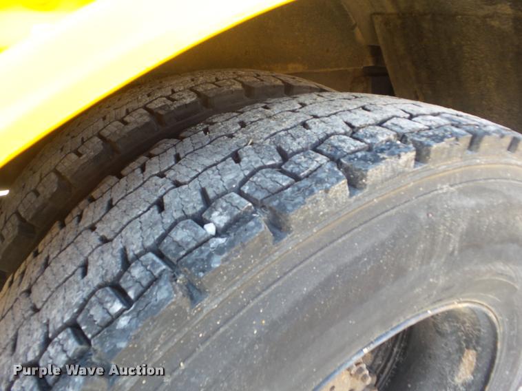 image for item L1695 2000 Thomas Built Saf-T-Liner MVP EF school bus