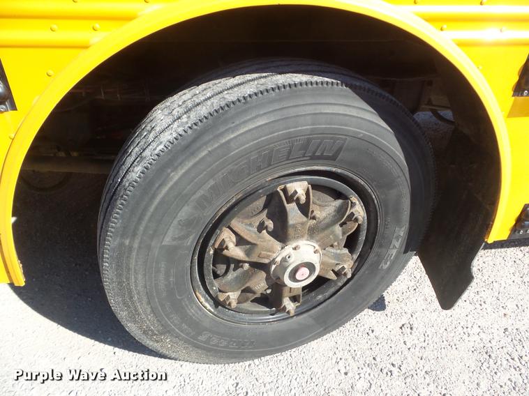 image for item L1695 2000 Thomas Built Saf-T-Liner MVP EF school bus