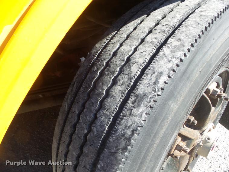 image for item L1695 2000 Thomas Built Saf-T-Liner MVP EF school bus