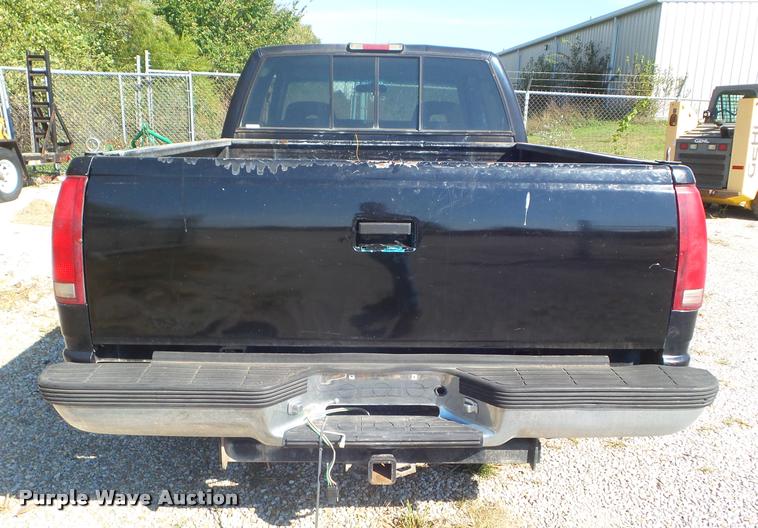 image for item L1697 1994 Chevrolet 1500 Ext. Cab pickup truck