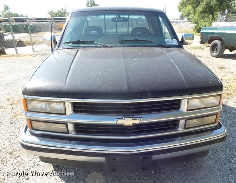 image for item L1697 1994 Chevrolet 1500 Ext. Cab pickup truck