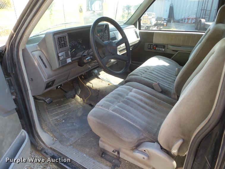 image for item L1697 1994 Chevrolet 1500 Ext. Cab pickup truck