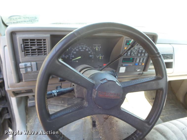 image for item L1697 1994 Chevrolet 1500 Ext. Cab pickup truck