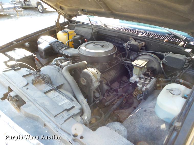 image for item L1697 1994 Chevrolet 1500 Ext. Cab pickup truck