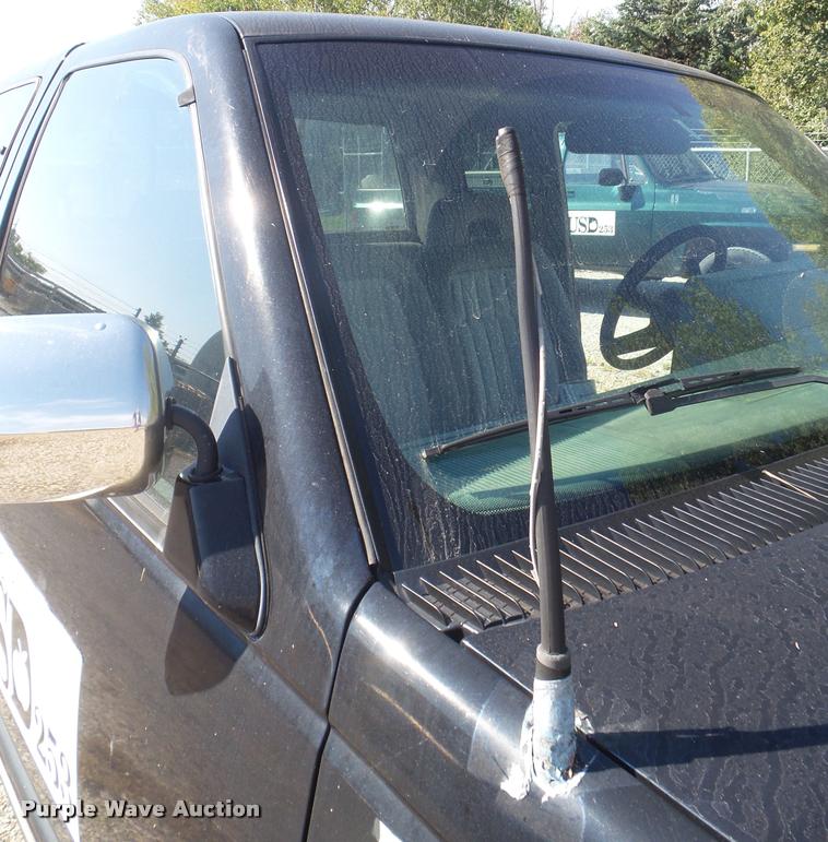 image for item L1697 1994 Chevrolet 1500 Ext. Cab pickup truck