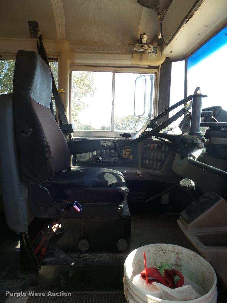 image for item L1699 2004 Freightliner FS65 school bus