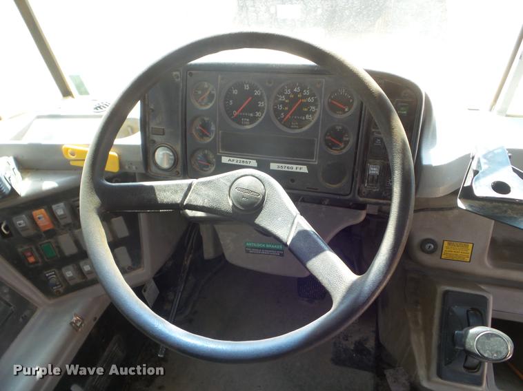 image for item L1699 2004 Freightliner FS65 school bus