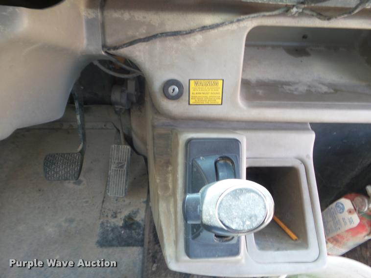 image for item L1699 2004 Freightliner FS65 school bus